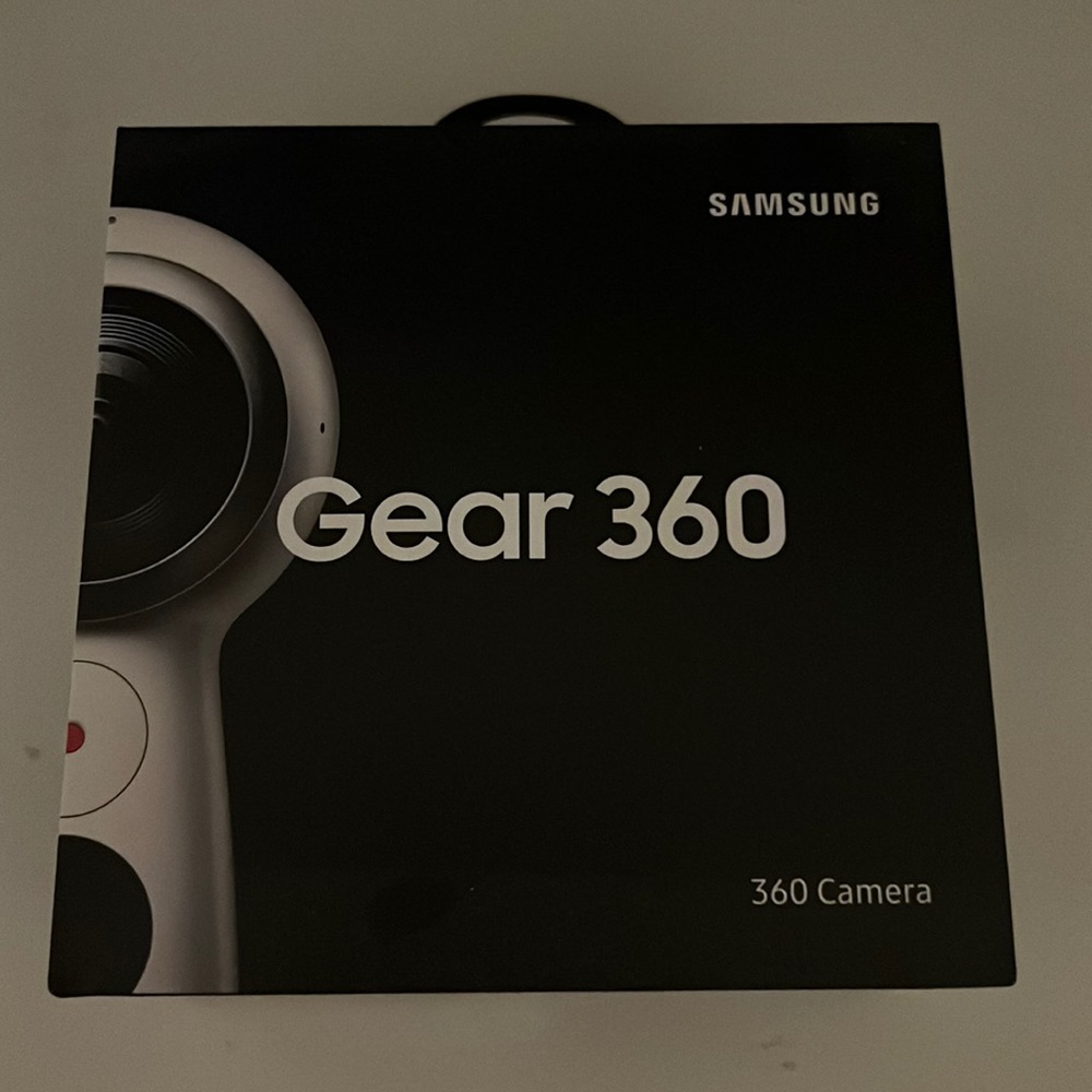 Samsung gear 360 camera